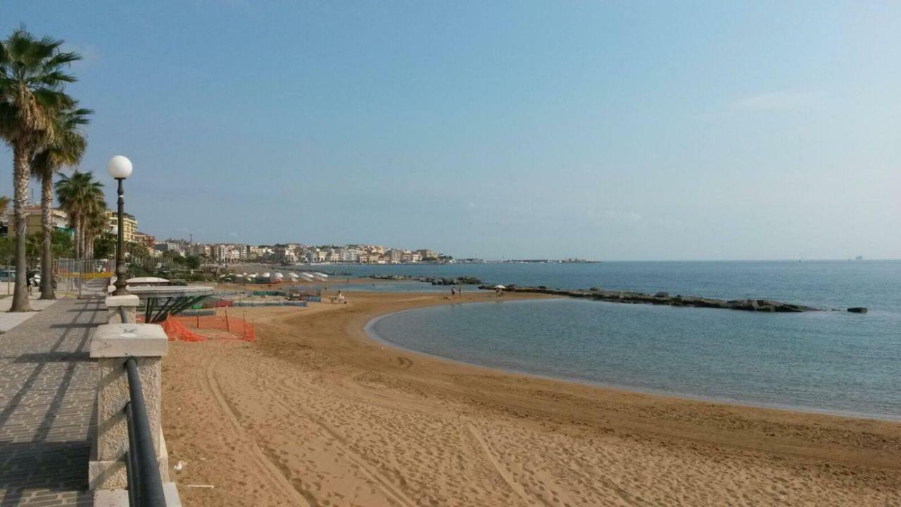 L'Isola Di Gaia Bed & Breakfast Crotone Exterior foto